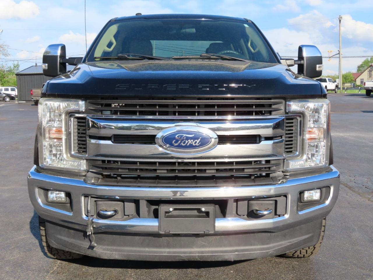 Used 2017 Ford F350 XLT w/ XLT Premium Package AWD/4WD image 9