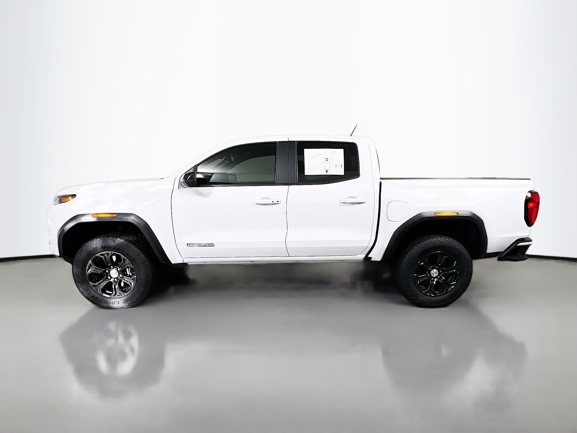 Used 2024 GMC Canyon Elevation w/ Elevation Premium Package image 8