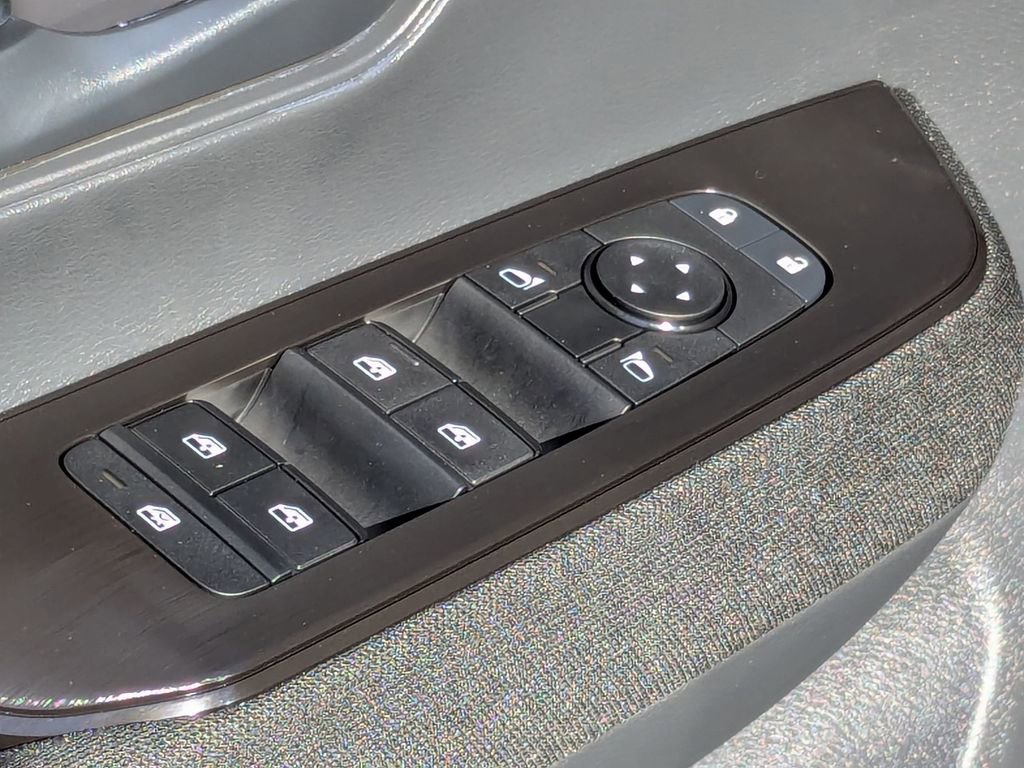 New 2026 Nissan Kicks S image 12