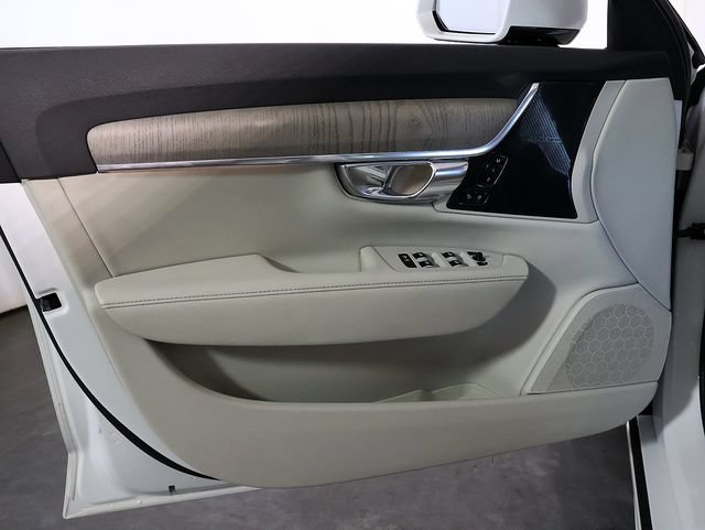 Used 2023 Volvo S90 B6 Plus AWD/4WD image 27