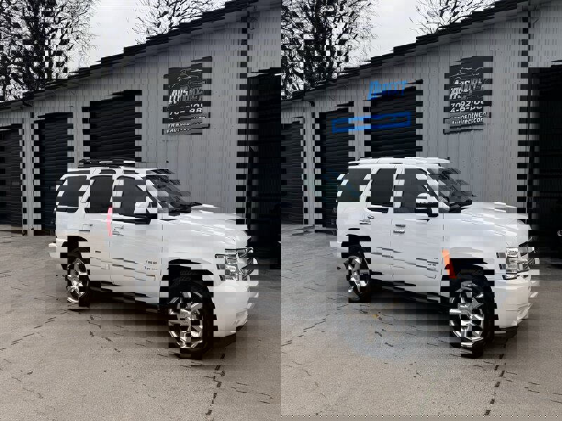 Used 2011 Chevrolet Tahoe LTZ image 7