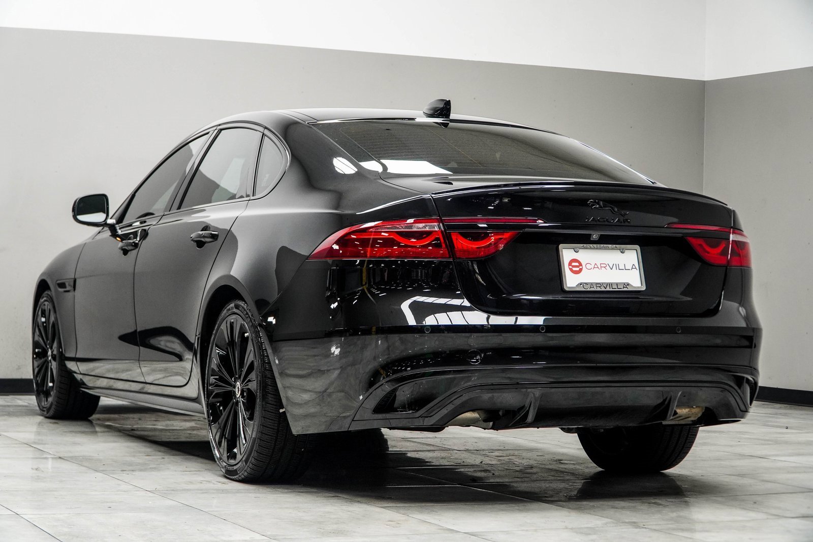 Used 2024 Jaguar XF R-Dynamic SE image 10