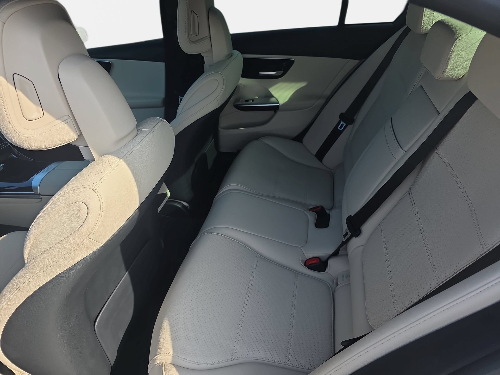 Used 2024 Mercedes-Benz C 300 Sedan image 14