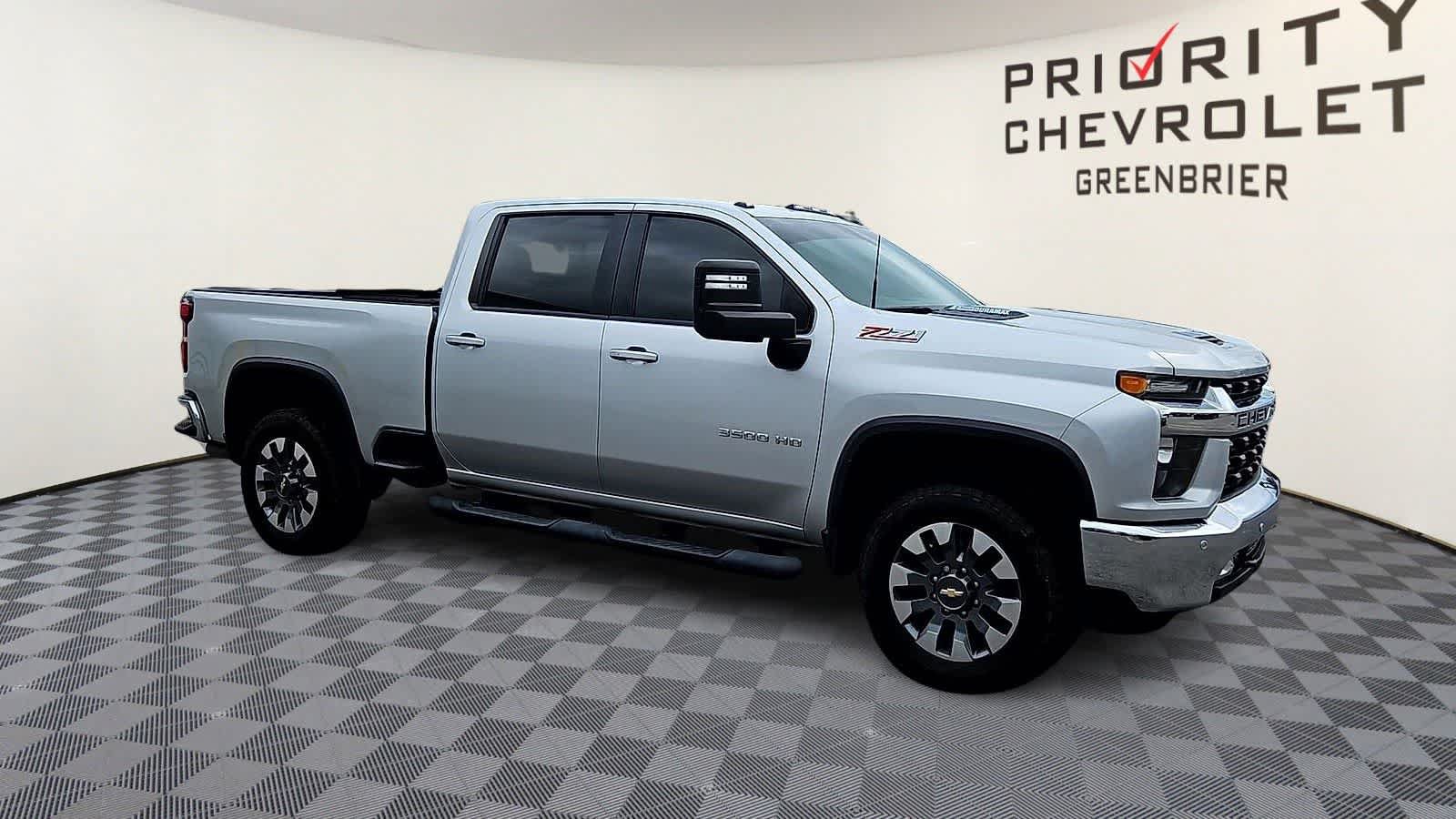 Used 2023 Chevrolet Silverado 3500 LT w/ All Star Edition AWD/4WD image 2