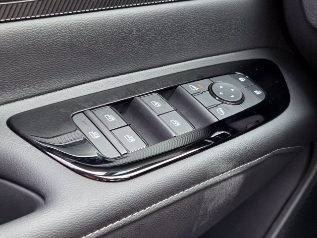 New 2026 Nissan Murano SV AWD/4WD image 21