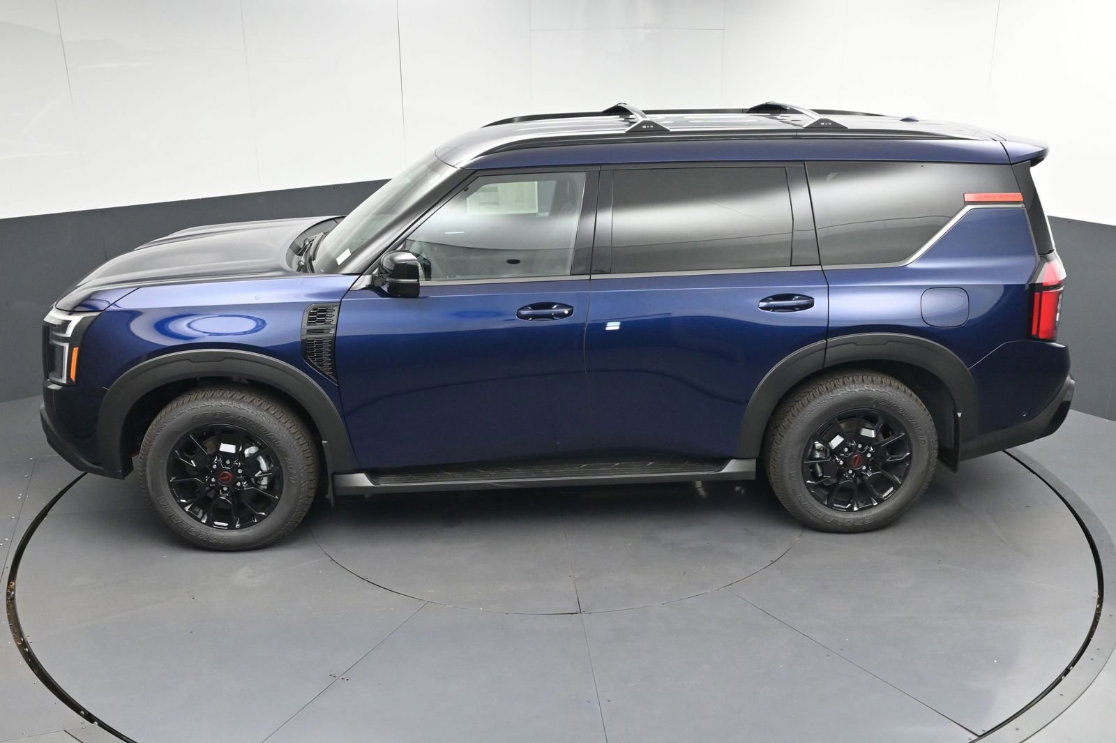 New 2025 Nissan Armada PRO-4X AWD/4WD image 38