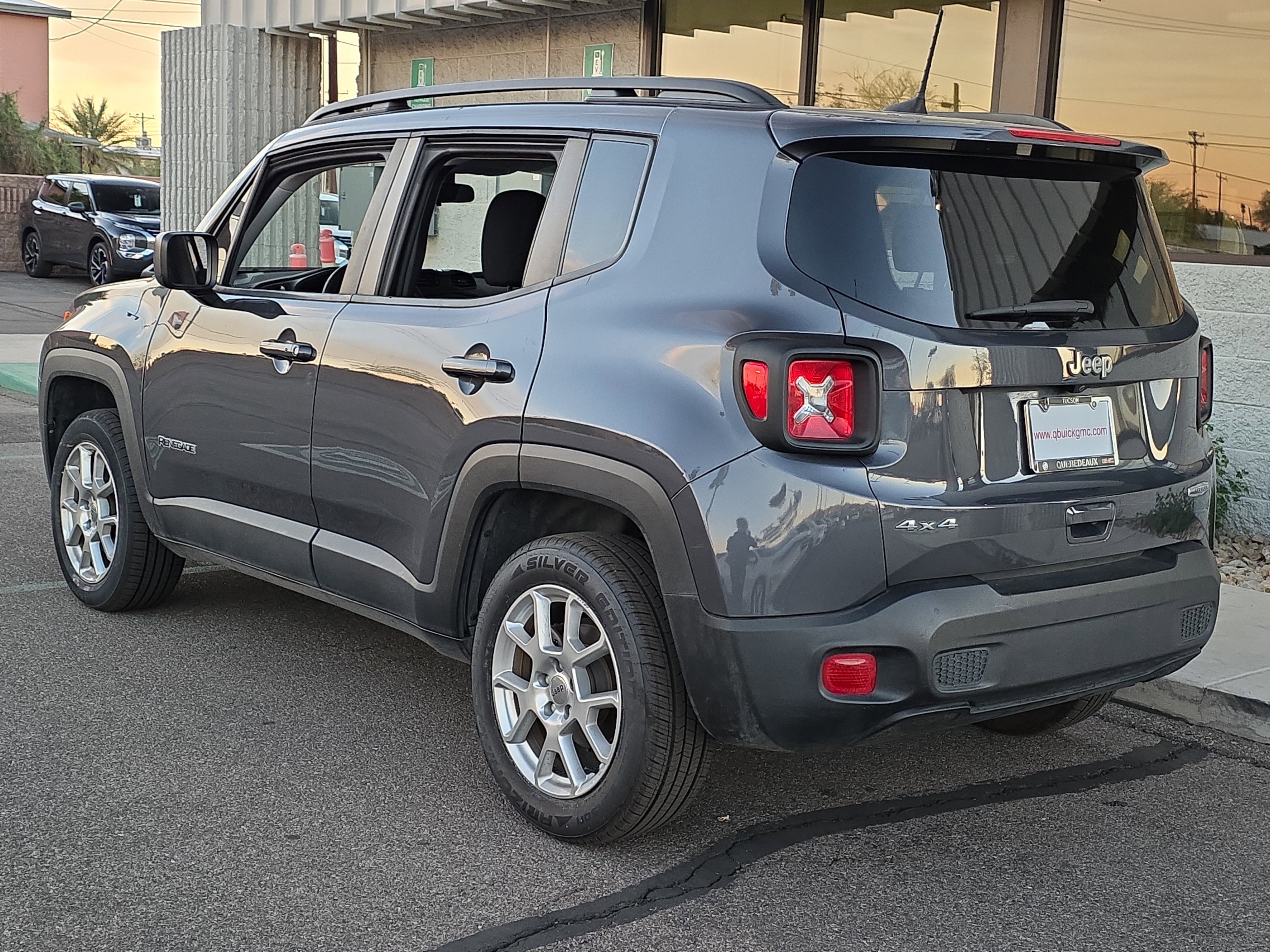 Used 2022 Jeep Renegade Latitude image 5