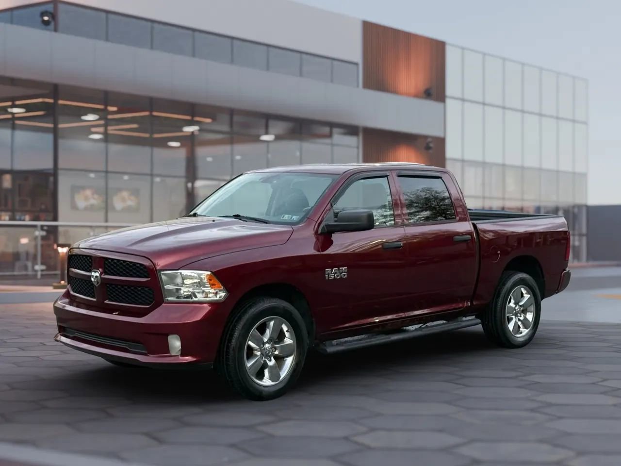 Used 2017 RAM 1500 Express AWD/4WD image 7