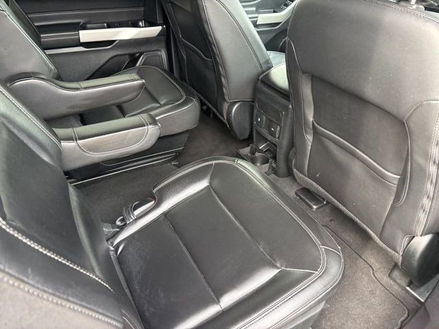 Used 2022 Ford Explorer XLT w/ Equipment Group 202A image 39