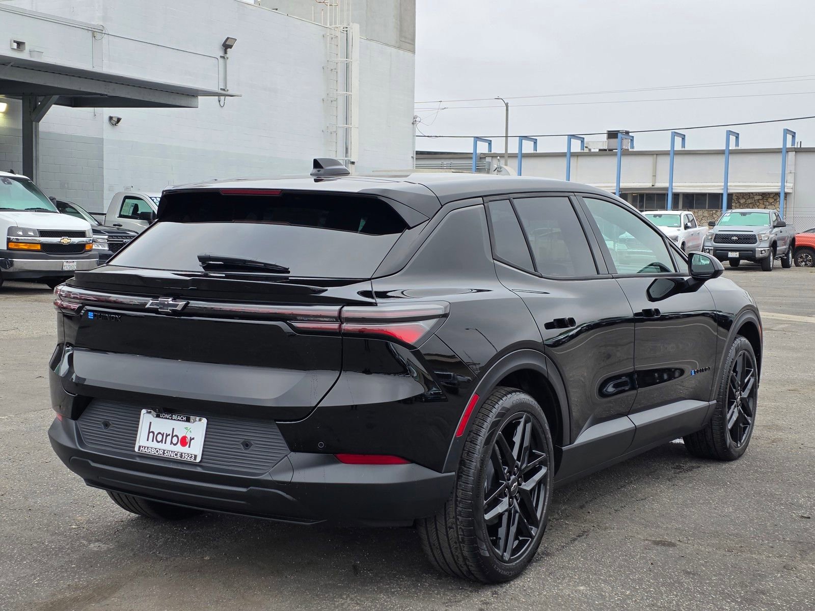 New 2026 Chevrolet Equinox EV LT w/ LPO, Blackout Package image 7
