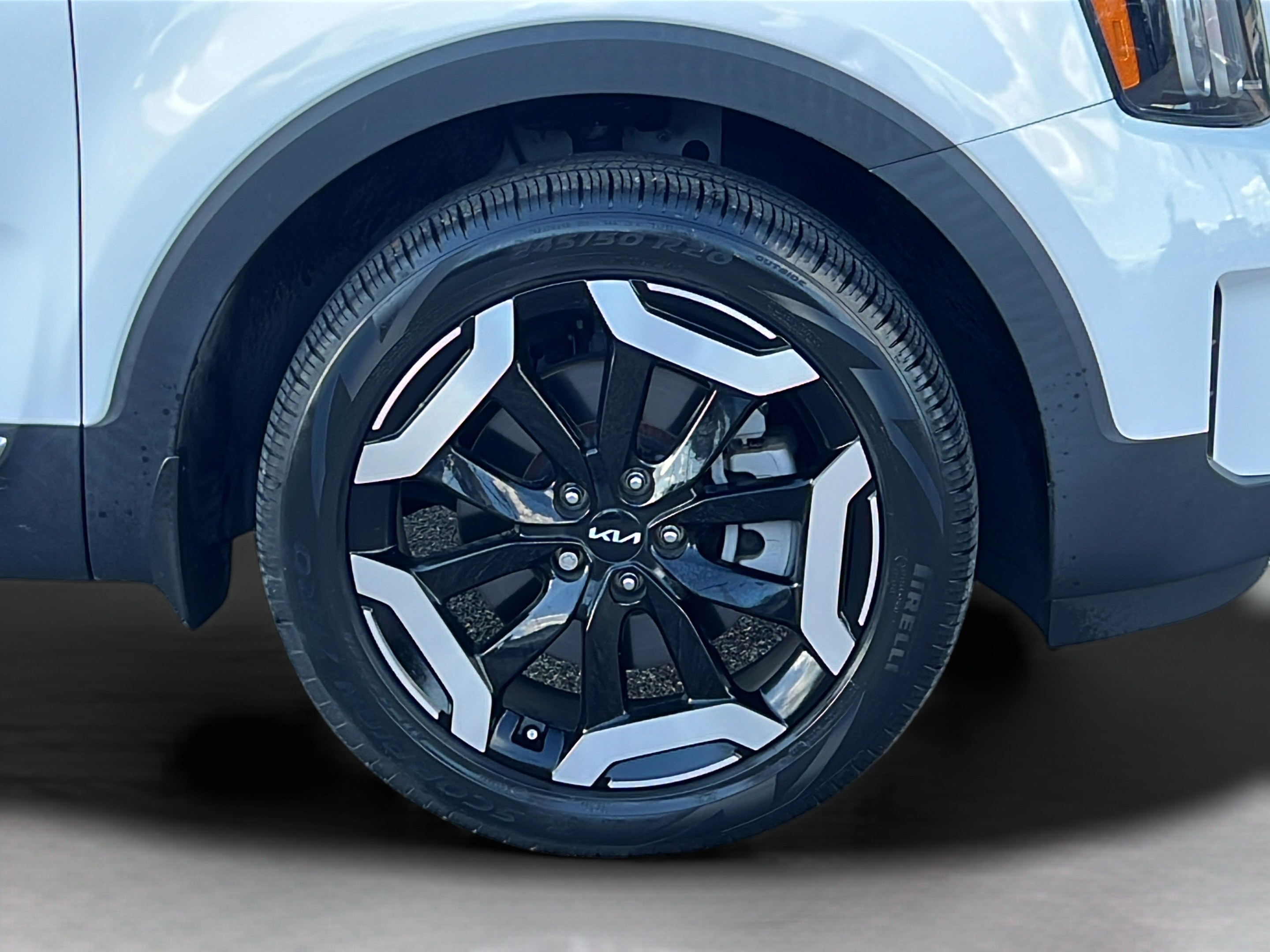 Certified 2023 Kia Telluride EX w/ EX Captain's Chair Package FWD image 29