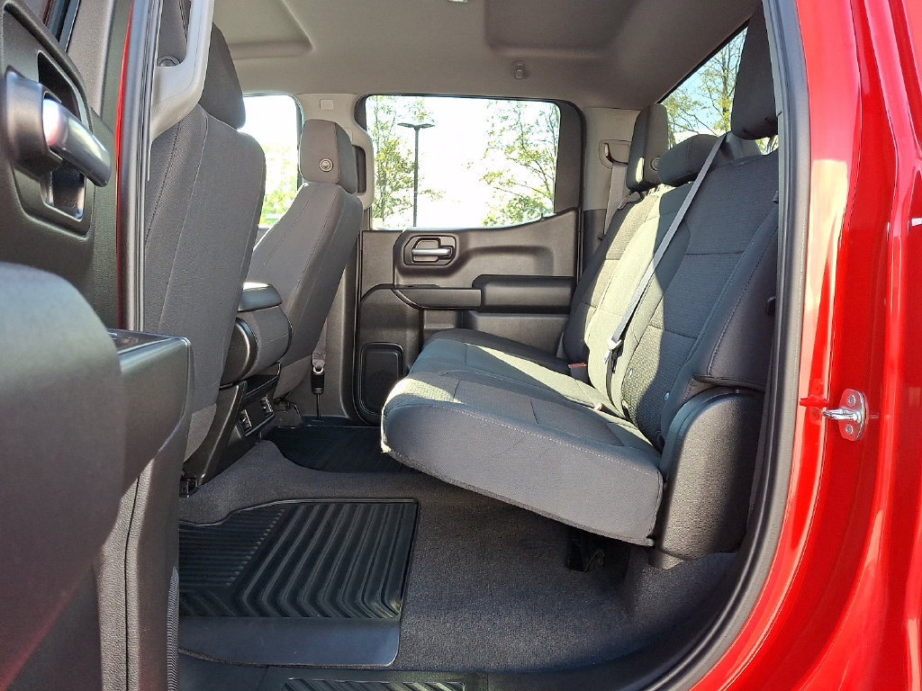 Used 2020 Chevrolet Silverado 1500 Custom w/ Custom Value Package AWD/4WD image 13