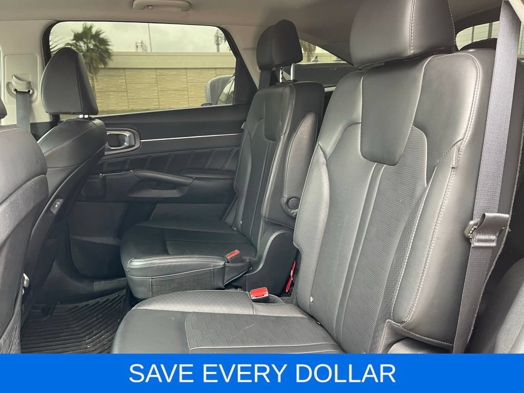 Used 2025 Kia Sorento SX FWD image 16