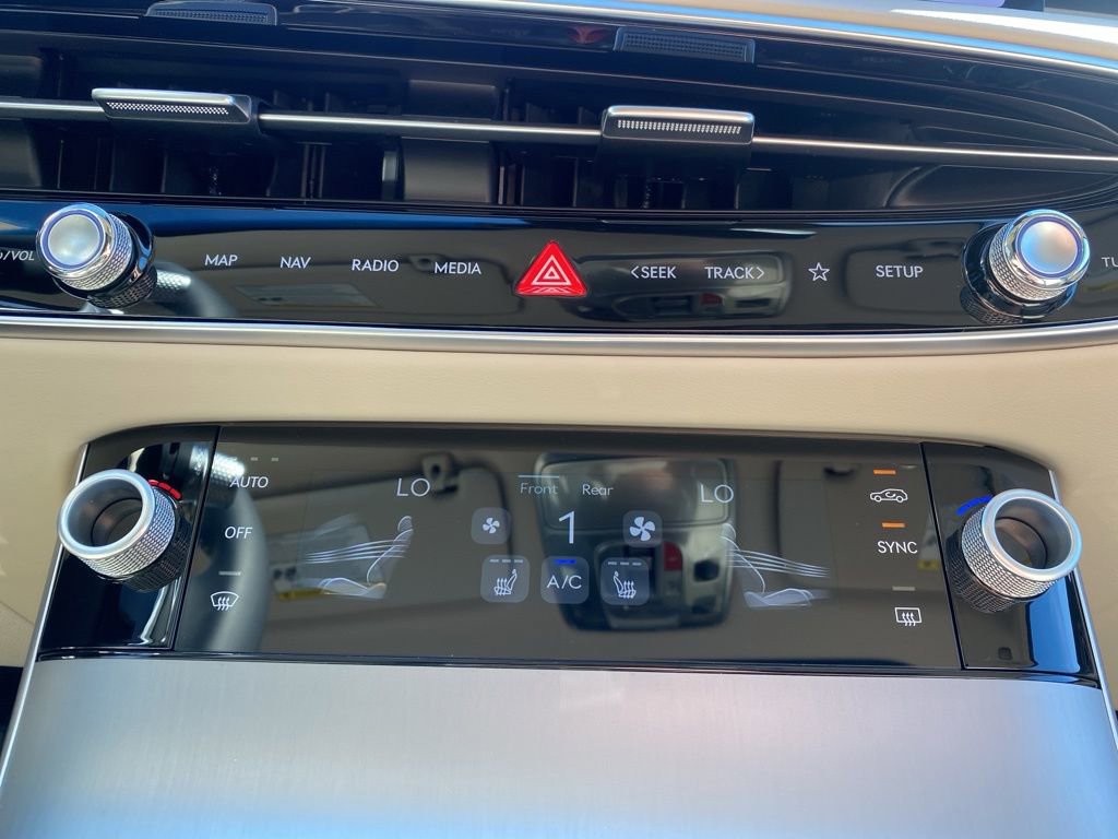 New 2026 Genesis GV70 2.5T Select image 19