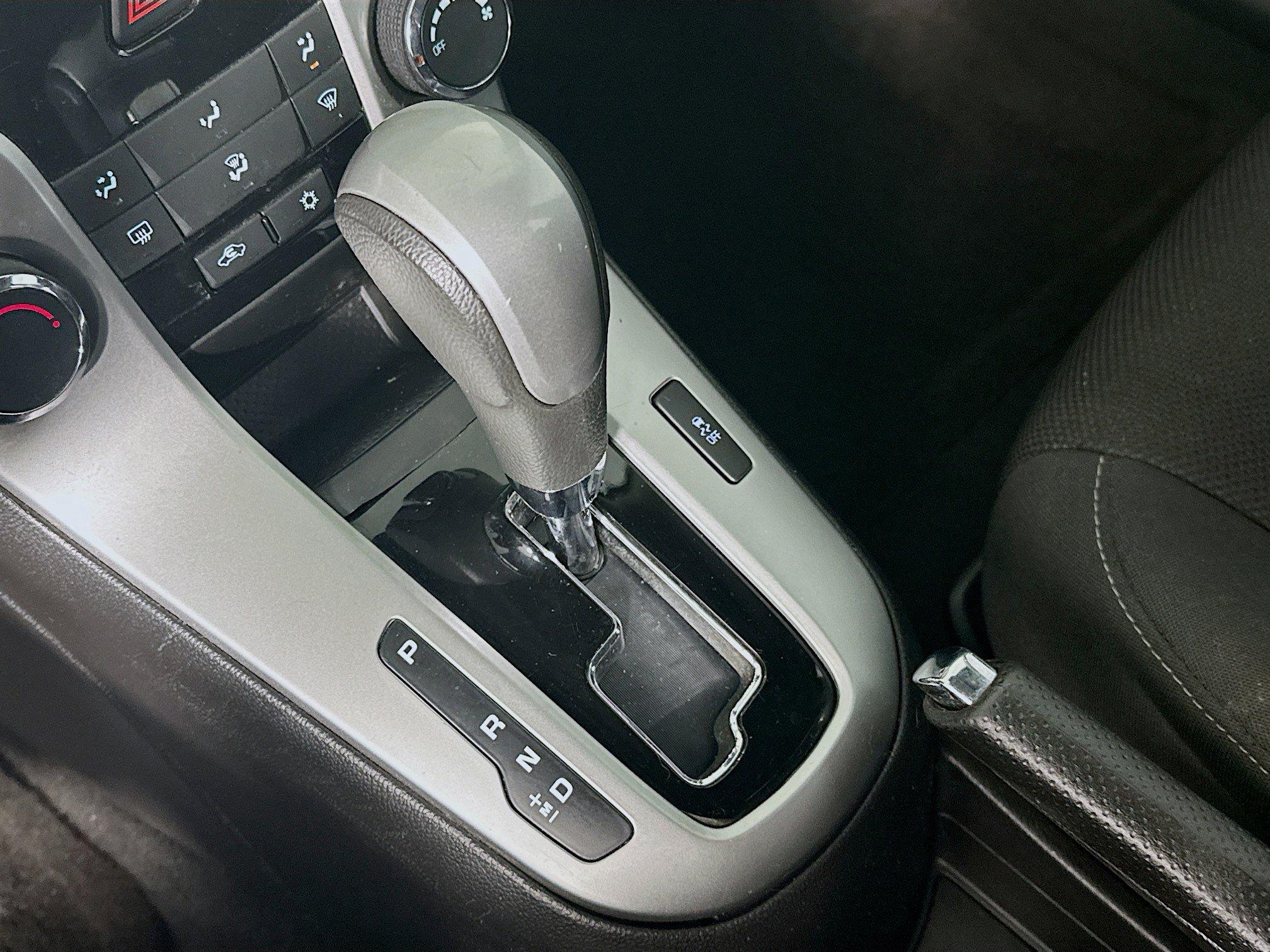 Used 2016 Chevrolet Cruze LT w/ Technology Package FWD image 23