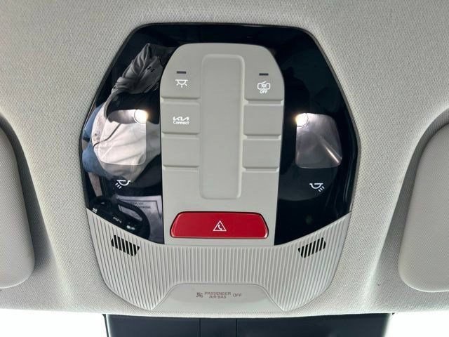 Used 2025 Kia K4 FWD image 36