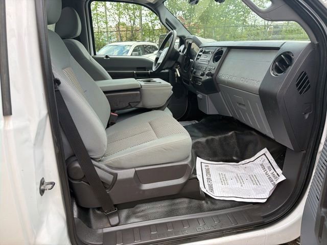Used 2014 Ford F550 4x4 Regular Cab Super Duty image 12