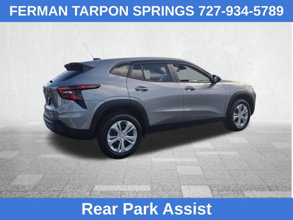 Certified 2025 Chevrolet Trax LS w/ Driver Confidence Package FWD image 11