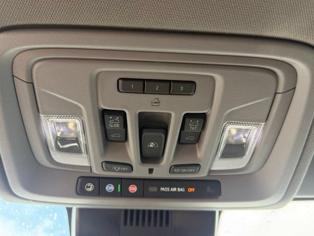 Used 2025 GMC Sierra 1500 Denali w/ Denali Reserve Package AWD/4WD image 25