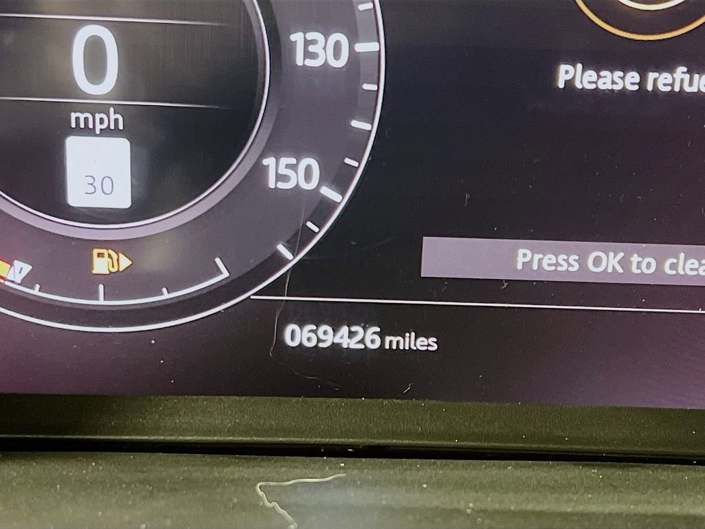 Used 2019 Land Rover Range Rover Velar R-Dynamic SE image 12