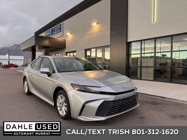 Used 2025 Toyota Camry LE FWD image 1