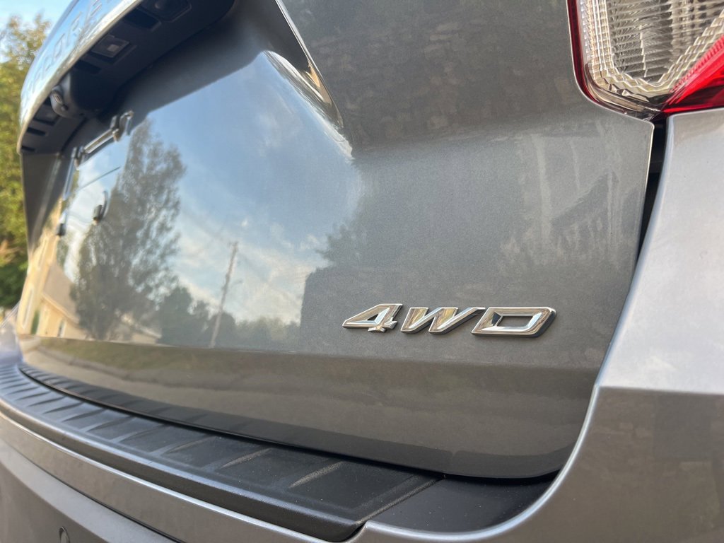 Used 2022 Ford Explorer XLT w/ Equipment Group 202A image 9