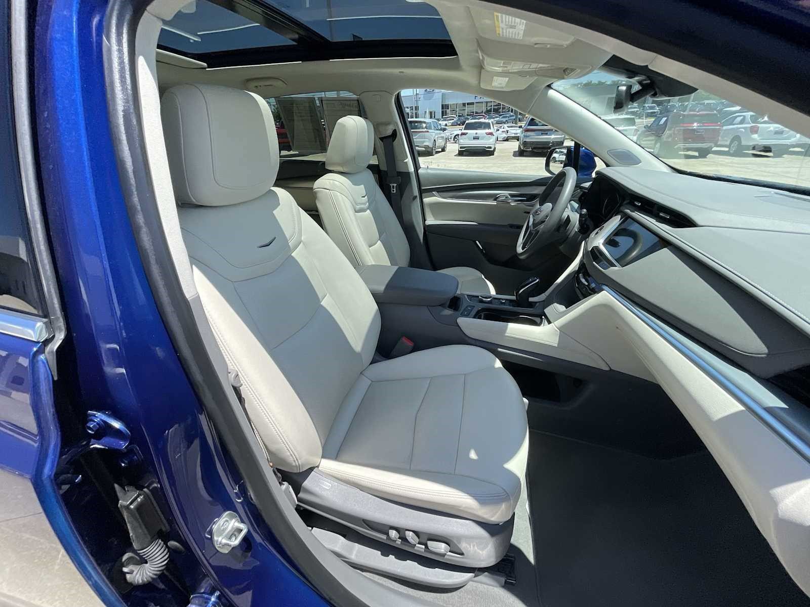 Certified 2025 Cadillac XT5 Premium Luxury AWD/4WD image 28