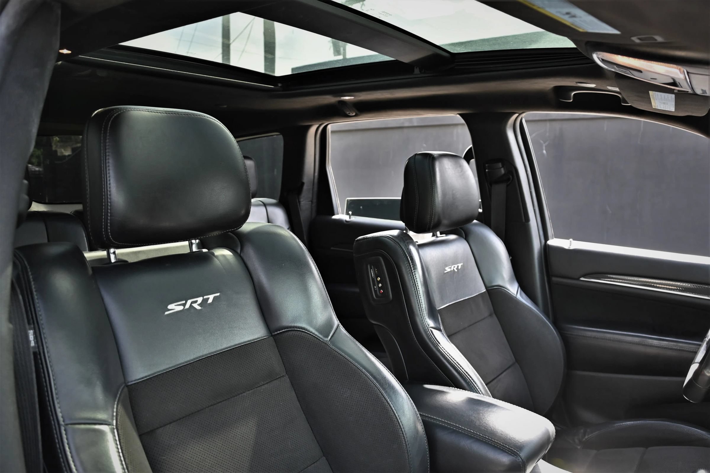 Used 2020 Jeep Grand Cherokee SRT AWD/4WD image 13