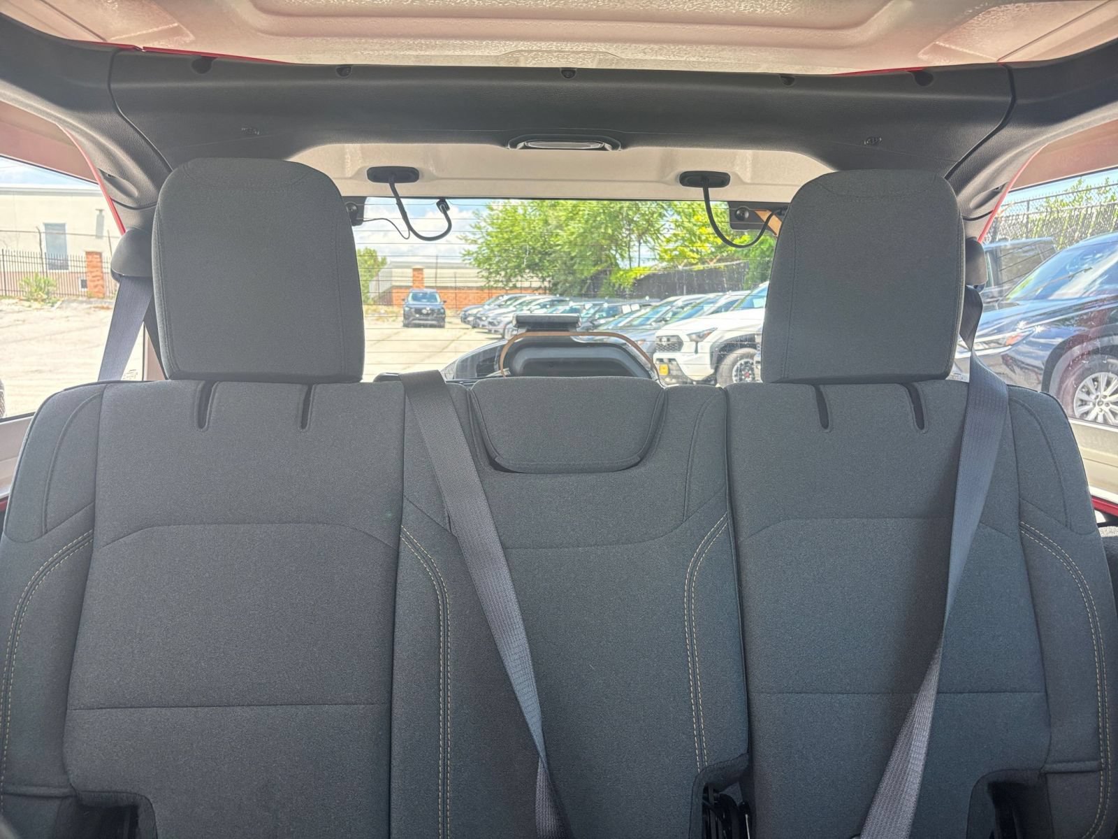 Used 2025 Jeep Wrangler Unlimited Sahara AWD/4WD image 33