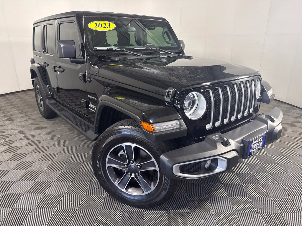 Used 2023 Jeep Wrangler Unlimited Sahara w/ LED Lighting Group AWD/4WD image 2