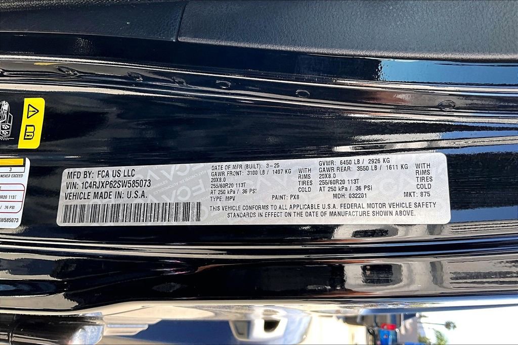 Certified 2025 Jeep Wrangler Unlimited Sahara w/ Safety Group AWD/4WD image 33