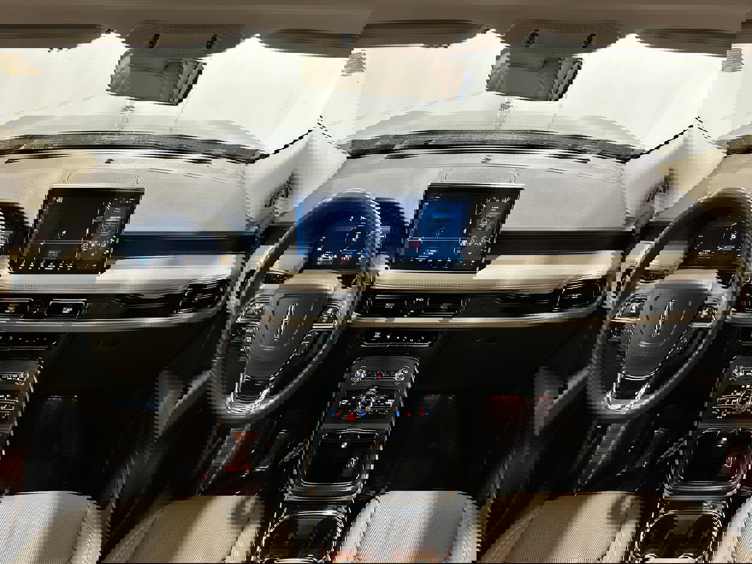 Used 2021 Lincoln Nautilus Reserve image 12