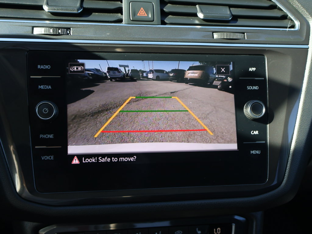 Used 2021 Volkswagen Tiguan SE w/ Panoramic Sunroof Package AWD/4WD image 23