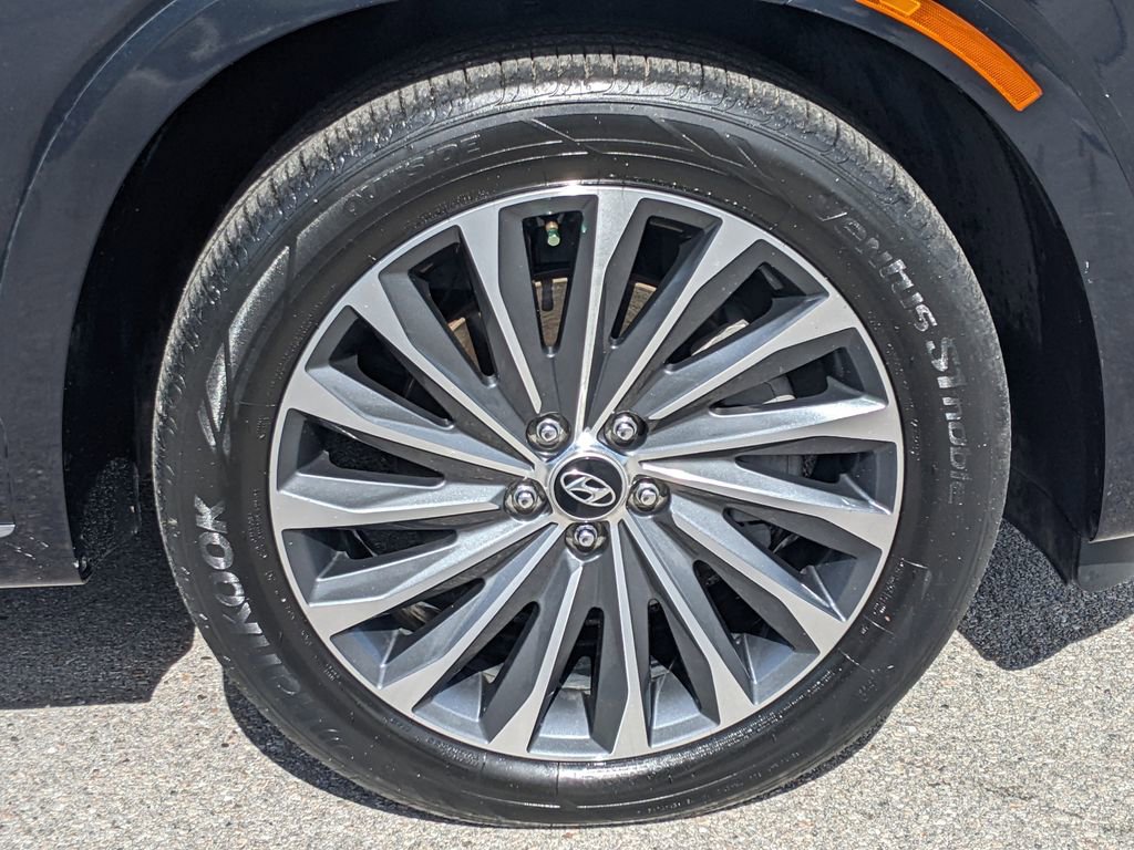 Used 2024 Hyundai Palisade Calligraphy image 9