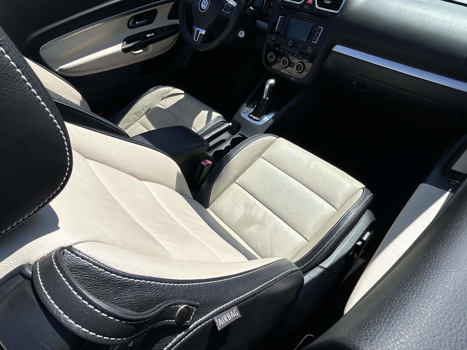 Used 2015 Volkswagen Eos Executive FWD image 14