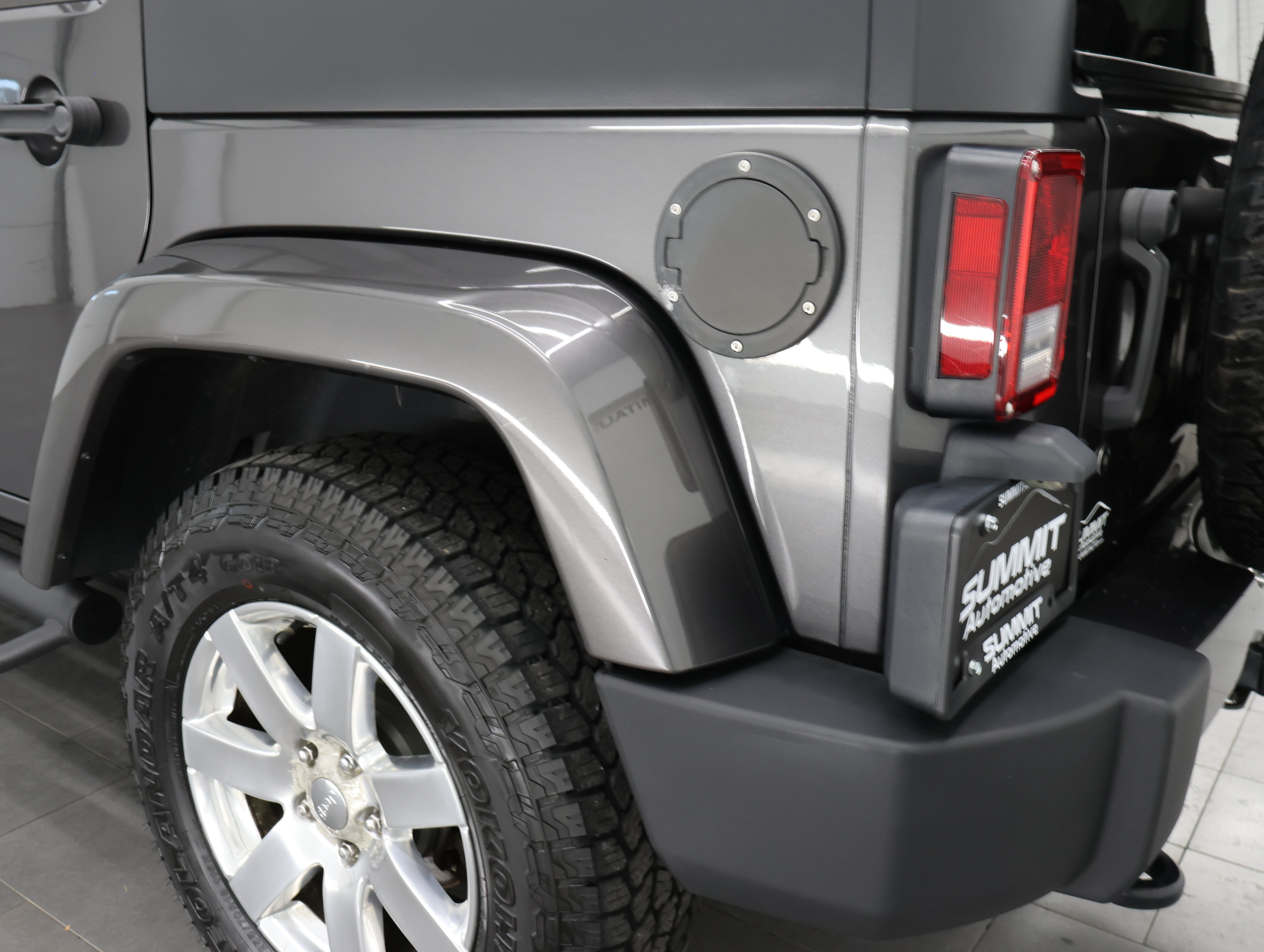 Used 2017 Jeep Wrangler Unlimited Sahara w/ Connectivity Group AWD/4WD image 29