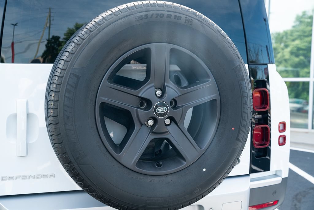 Used 2022 Land Rover Defender 90 S AWD/4WD image 17