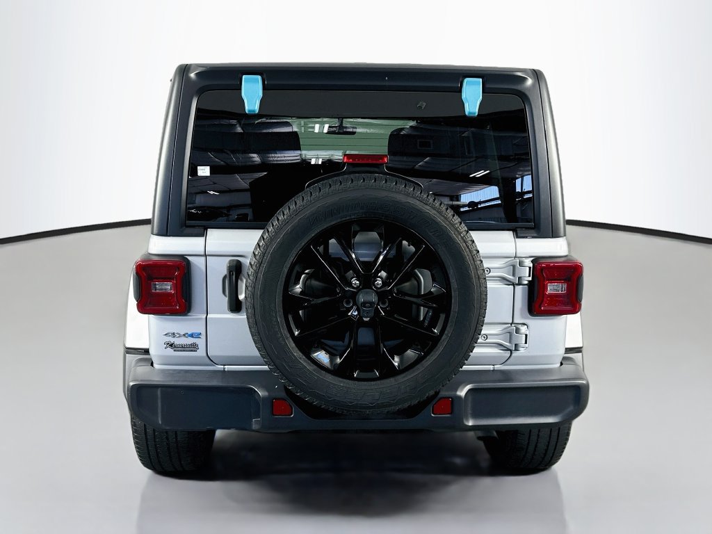 Used 2023 Jeep Wrangler Unlimited Sahara w/ Cold Weather Group AWD/4WD image 6
