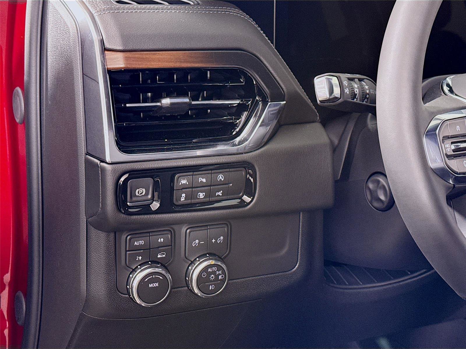 New 2026 GMC Yukon XL Denali w/ Sun & Power Step Package AWD/4WD image 5