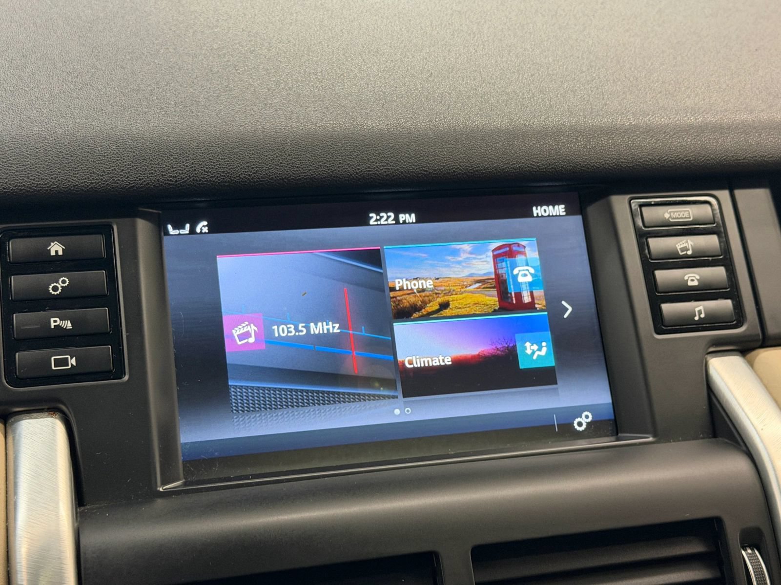 Used 2018 Land Rover Discovery Sport HSE AWD/4WD image 29