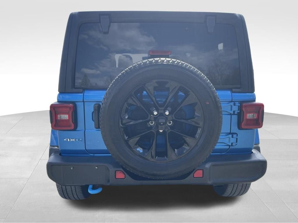 Used 2023 Jeep Wrangler Unlimited Sahara w/ Cold Weather Group image 13