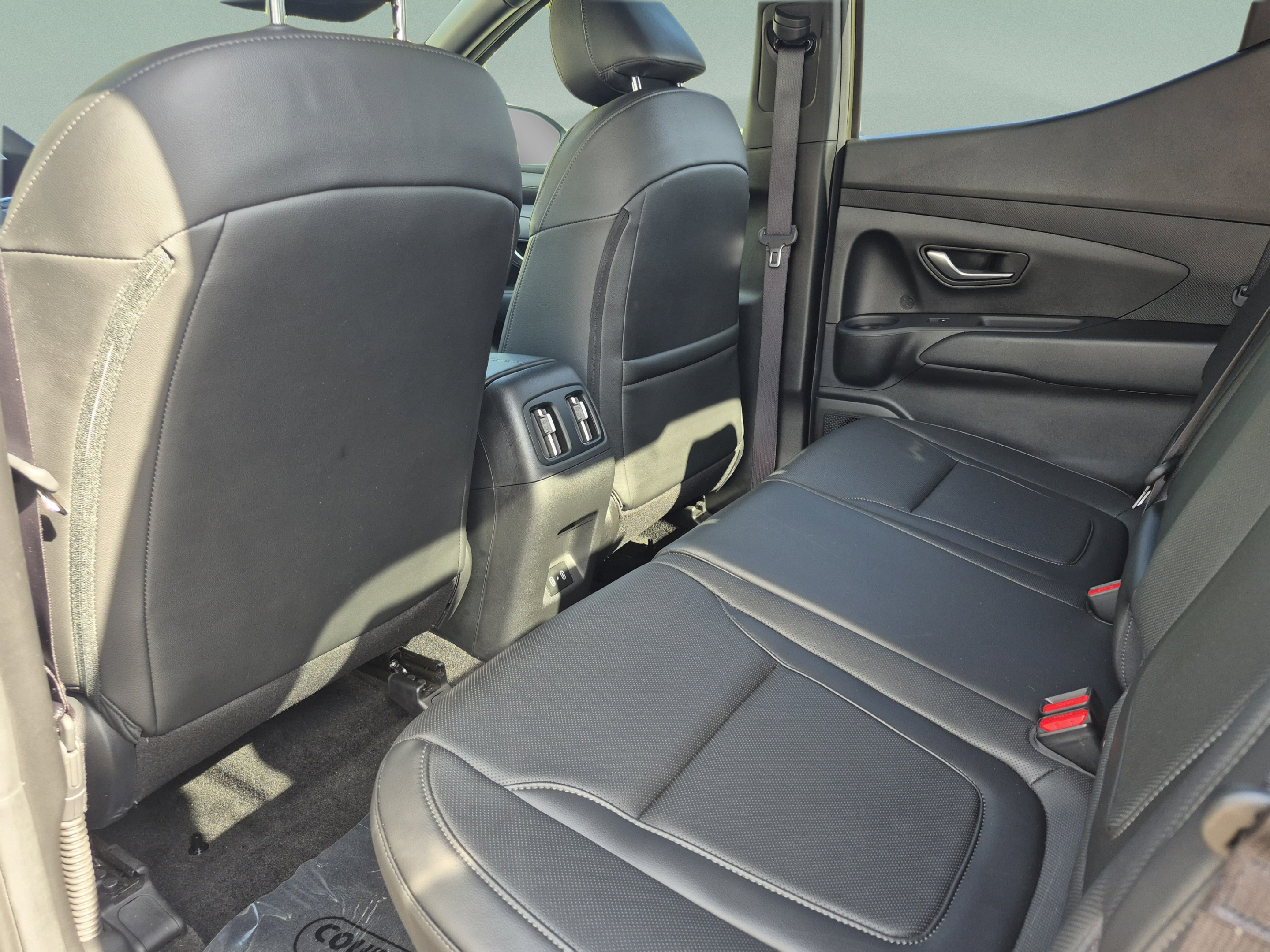 Certified 2025 Hyundai Santa Cruz SEL FWD image 13