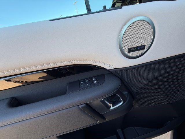 New 2026 Land Rover Discovery S AWD/4WD image 11