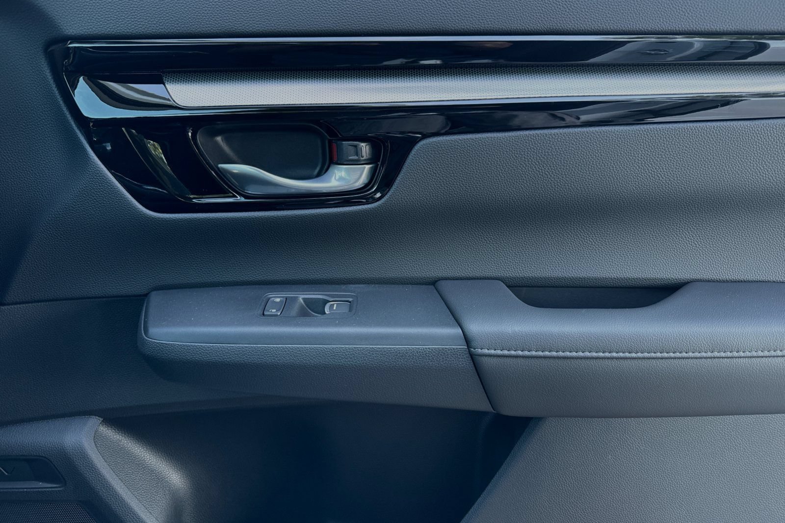New 2025 Honda CR-V FWD e:FCEV image 18