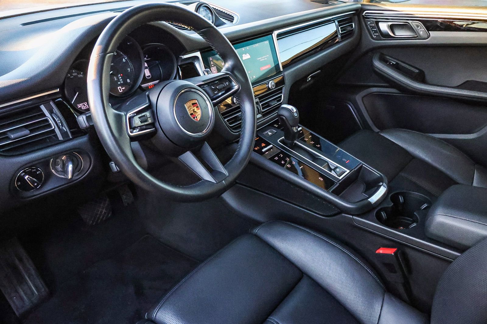 Used 2022 Porsche Macan Base image 26