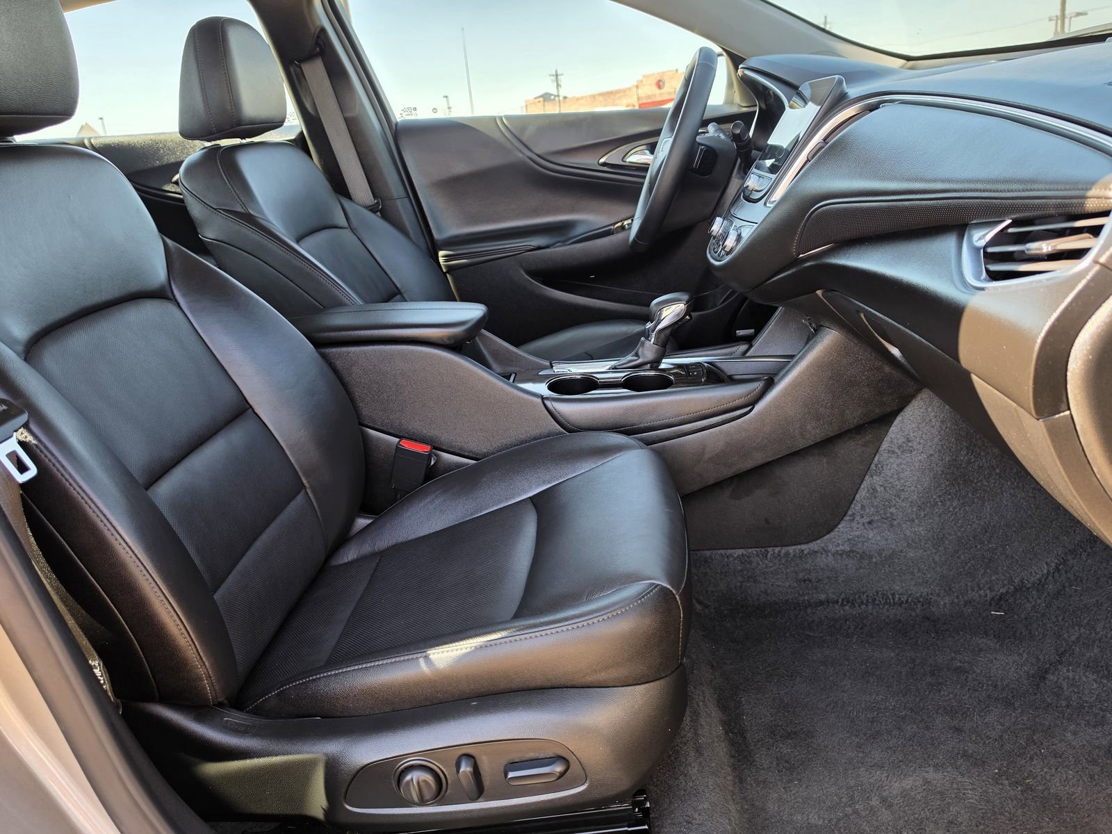 Used 2024 Chevrolet Malibu LT image 27