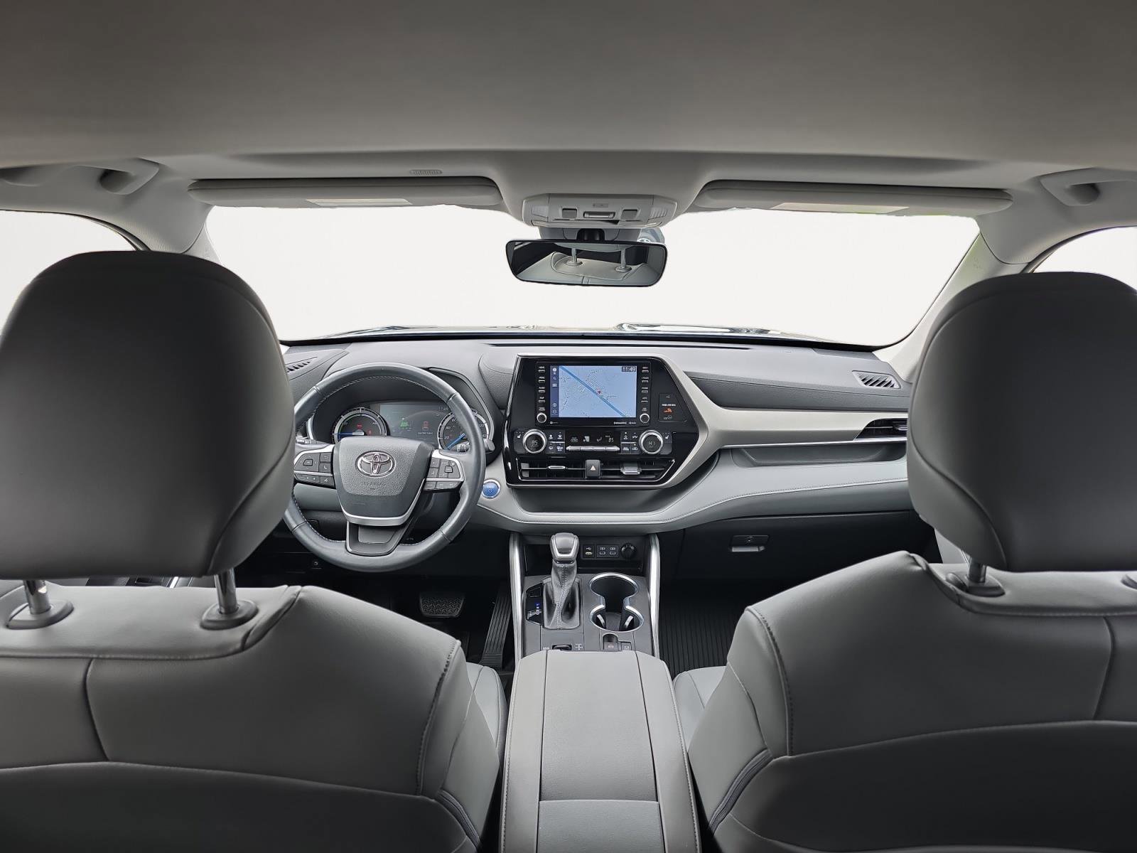 Used 2022 Toyota Highlander XLE image 16