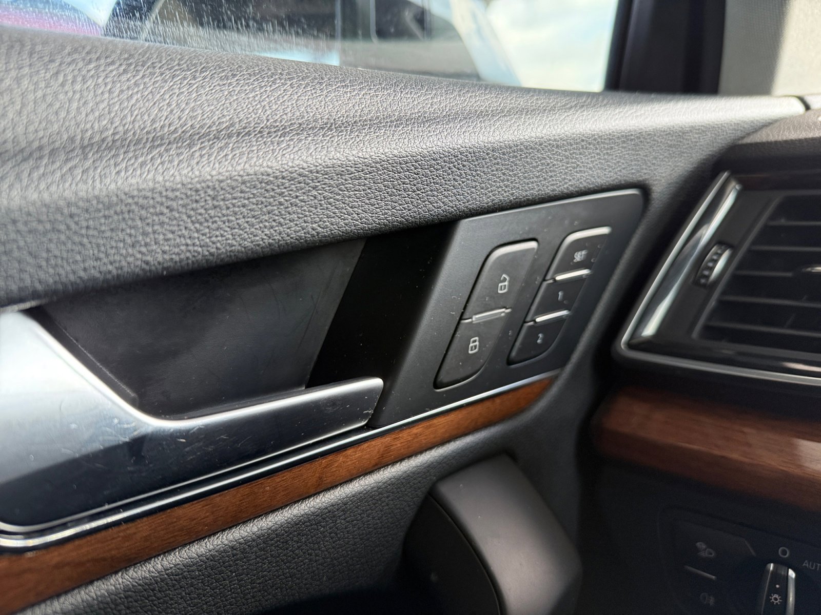 Used 2022 Audi Q5 2.0T Premium w/ Convenience Package image 21