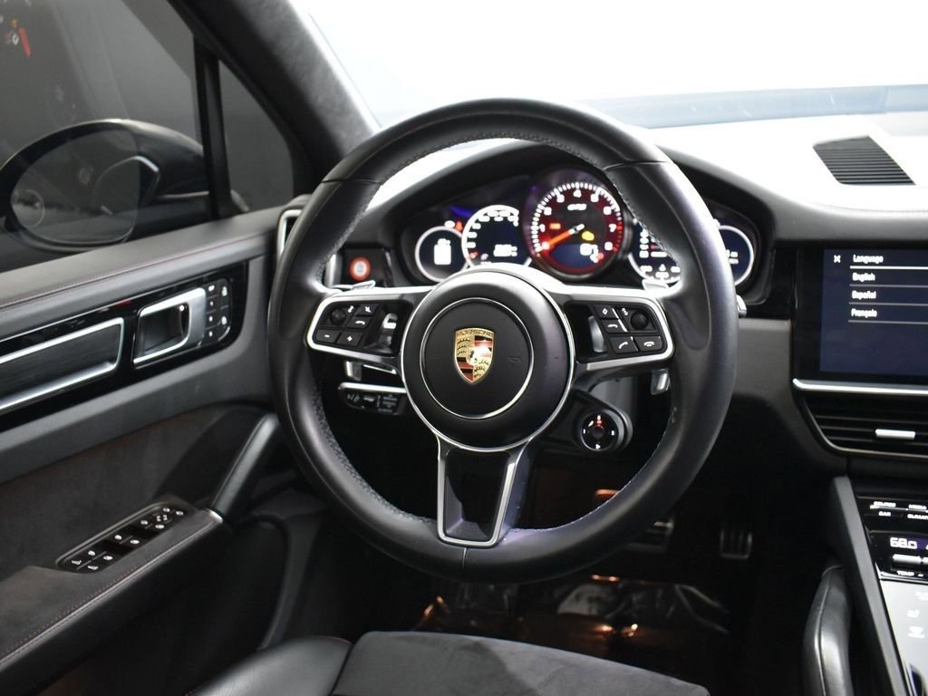Used 2023 Porsche Cayenne GTS image 17