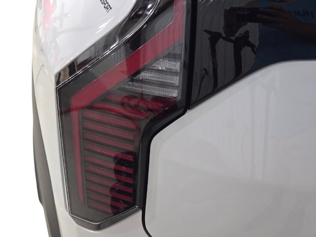 New 2027 Kia EV3 Wind FWD image 10